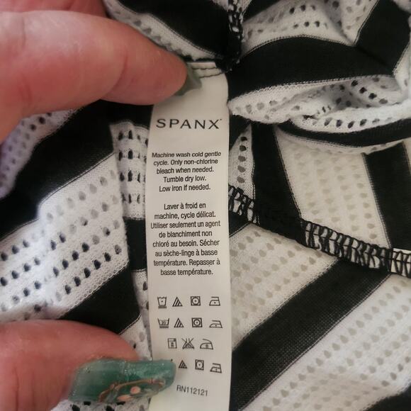 Spanx Summer Dress Womens M racerback built-in Bra Open knit Beach pool party - Picture 8 of 9